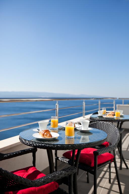 Apartments Mediterranea With Heated Pool Писак Экстерьер фото